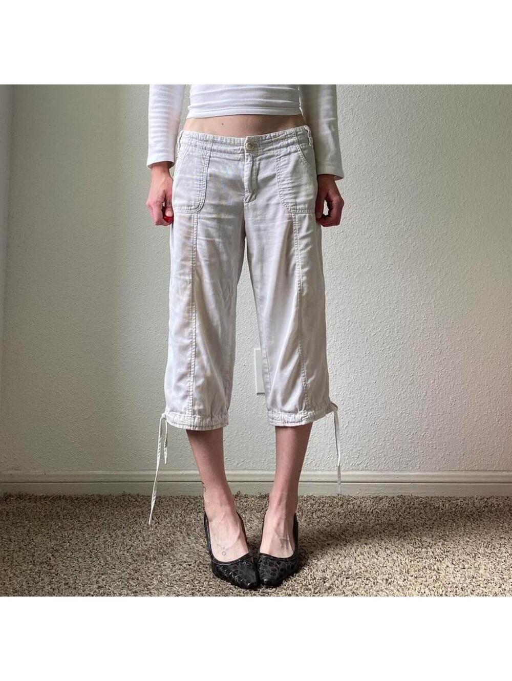 Vintage authentic rare y2k low rise wide leg cropped white cargo capris